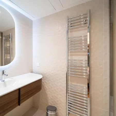 1958 - Luxury Gray Albion - 100m Palais