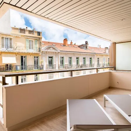 1958 - Luxury Gray Albion - 100m Palais