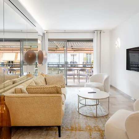1958 - Luxury Gray Albion - 100m Palais Apartment *