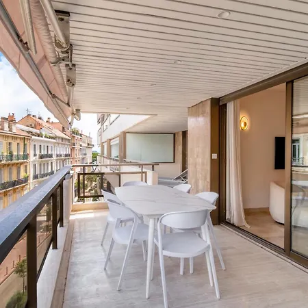 1958 - Luxury Gray Albion - 100m Palais *